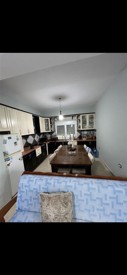 Tirane, jepet me qera Vile 2+1 Kati 2, 150 m² 500 € (Vore)