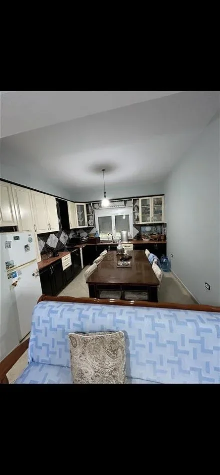 Tirane, jepet me qera Vile 2+1 Kati 2, 150 m² 500 € (Vore)