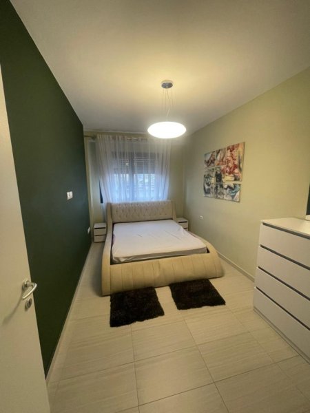 Tirane, jepet me qera apartament 1+1+Ballkon Kati 4, 58 m² 600 € (Rr: Gjike Kuqali, Pallati i Luis Medical Center Tirana, Tirane)