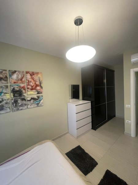 Tirane, jepet me qera apartament 1+1+Ballkon Kati 4, 58 m² 600 € (Rr: Gjike Kuqali, Pallati i Luis Medical Center Tirana, Tirane)