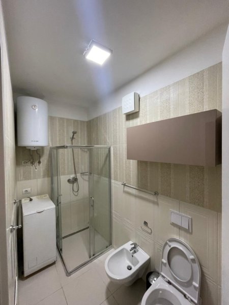 Tirane, jepet me qera apartament 1+1+Ballkon Kati 4, 58 m² 600 € (Rr: Gjike Kuqali, Pallati i Luis Medical Center Tirana, Tirane)