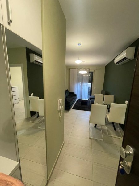 Tirane, jepet me qera apartament 1+1+Ballkon Kati 4, 58 m² 600 € (Rr: Gjike Kuqali, Pallati i Luis Medical Center Tirana, Tirane)