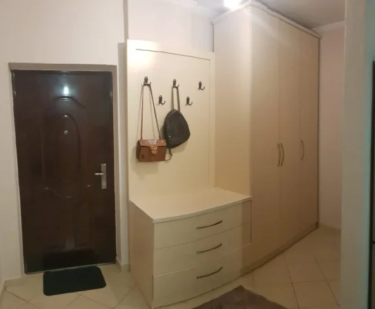 Tirane, jepet me qera apartament 2+1+Ballkon Kati 4, 90 m² 48.000 leke/muaj (Besim Alla)