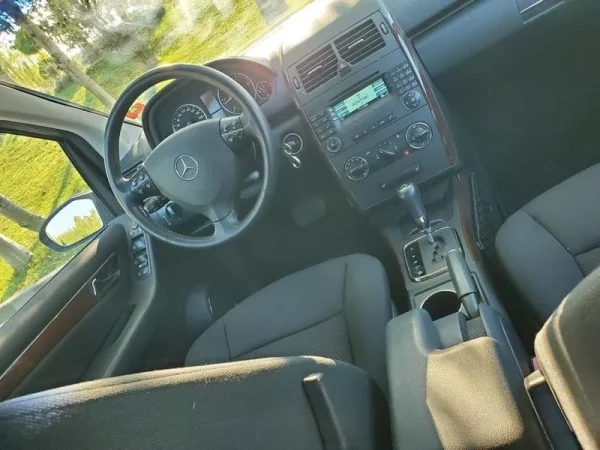 Durres, shes makine Mercedes benz a class Nafte, e argjendtë automatik Kondicioner