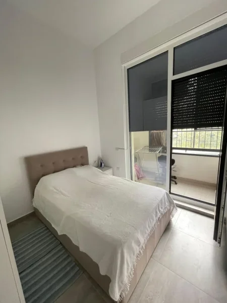 Okazion!!!! te Kompleksi Kontakt Tirane, shes apartament 1+1+Ballkon Kati 1, (Frosina Plaku