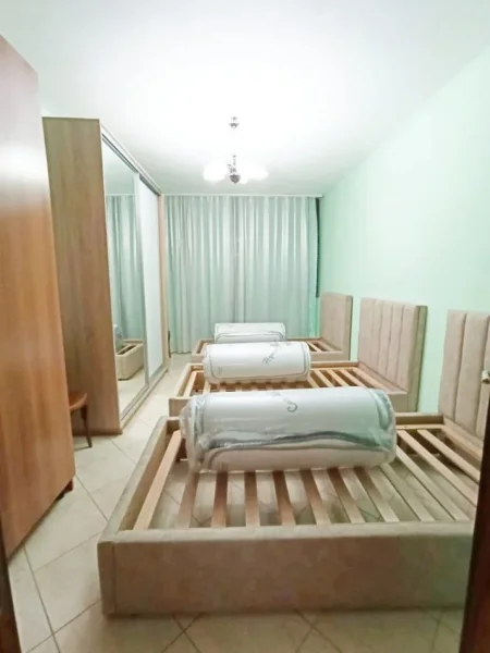 Tirane, jepet me qera apartament 2+1+Ballkon Kati 2, 90 m² 650 € (Rruga Milto Tutulani)