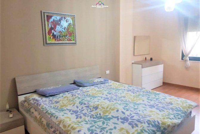 Tirane, jepet me qera apartament 1+1 Kati 3, 90 m² 600 € (Rruga e Elbasanit)