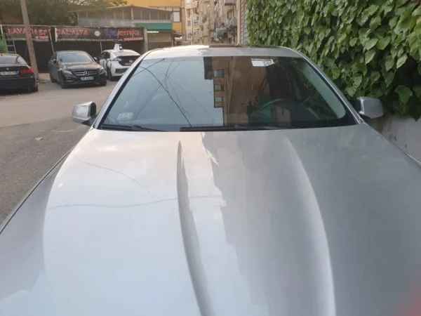 Tirane, shes makine BMW Benzin, gri metalizato automatik Kondicioner 205 km 9.600 €