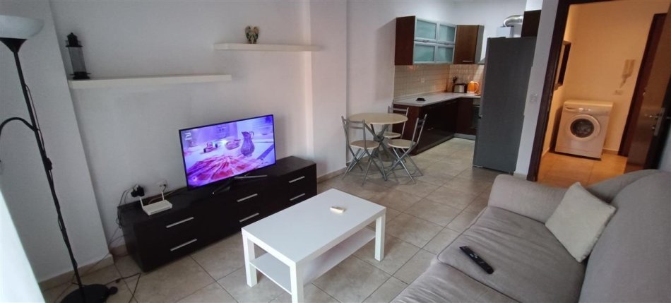 Tirane, jepet me qera apartament 1+1 Kati 5, 63 m² 500 € (Mozaiku i Tiranes)