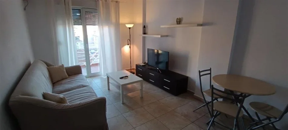 Tirane, jepet me qera apartament 1+1 Kati 5, 63 m² 500 € (Mozaiku i Tiranes)