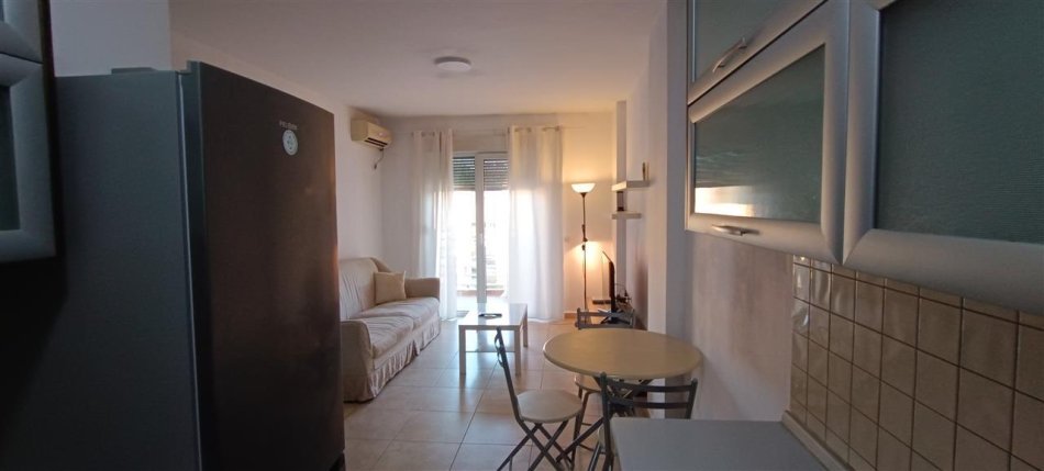 Tirane, jepet me qera apartament 1+1 Kati 5, 63 m² 500 € (Mozaiku i Tiranes)