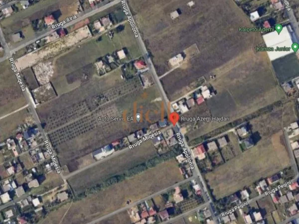 Tirane, shitet toke , 15.000 m² (Kamez)