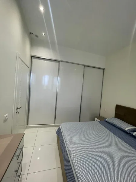 Tirane, jepet me qera apartament 2+1 Kati 2, 100 m² 550 € (rruga Jordan Misja)