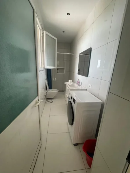 Tirane, jepet me qera apartament 2+1 Kati 2, 100 m² 550 € (rruga Jordan Misja)