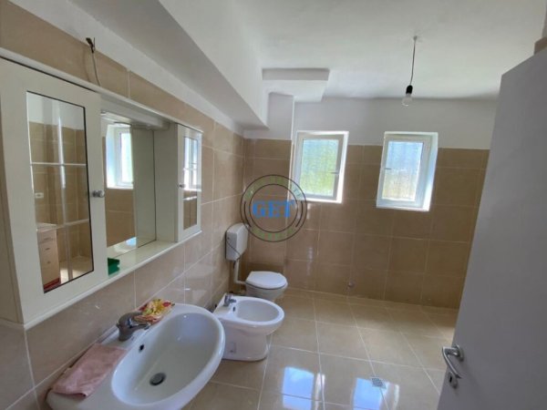Durres, shitet apartament 1+1+Ballkon Kati 2, 100 m² 55.000 € (Cezma Ferres, Durres)