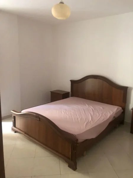 Tirane, jepet me qera apartament 1+1+Ballkon Kati 5, 70 m² 500 € (RRUGA E ELBASANIT)