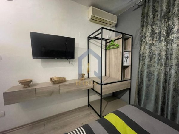 Tirane, jepet me qera garsonier 1+1 , 45 m² 380 € (rruga myslym shyri)