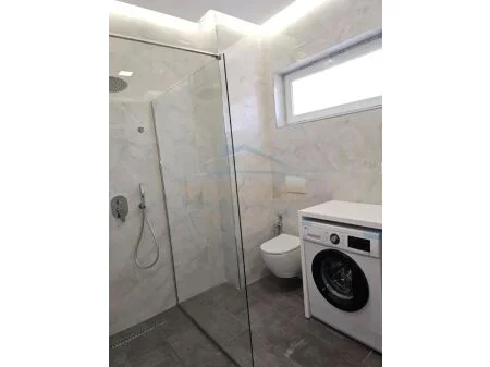 Tirane, jepet me qera apartament 1+1 Kati 3, 65 m² 650 € (Rruga Riza Jasa, Pazari i Ri, Tirane AREA43822)