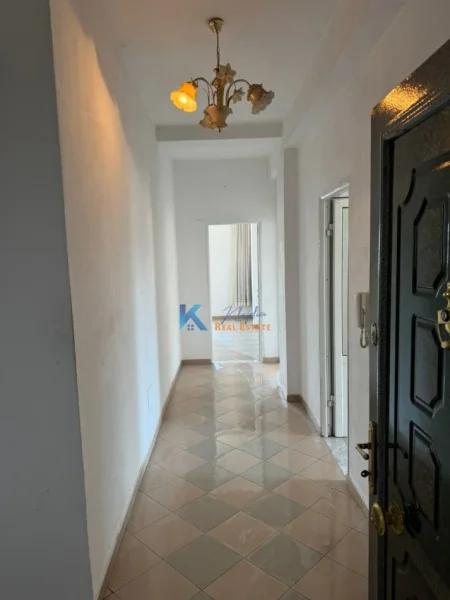 Tirane, shitet apartament 2+1 Kati 5, 115 m² 115.000 € (Laprake, afer Kupoles)