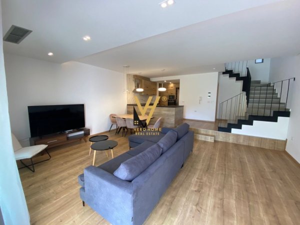 Tirane, jepet me qera Vile 2+1+Ballkon Kati 0, 250 m² 1.550 € (TEG)