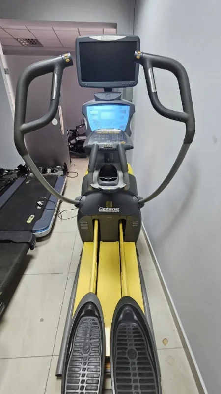 Tirane, shes pajisje palestre 1 €