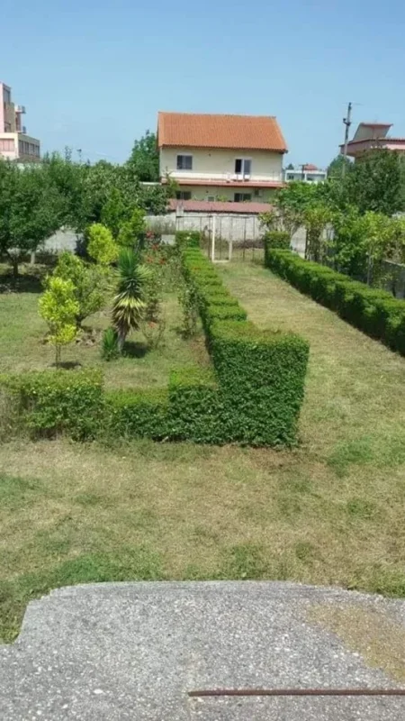 Fier, shes truall , 1.000 m² 