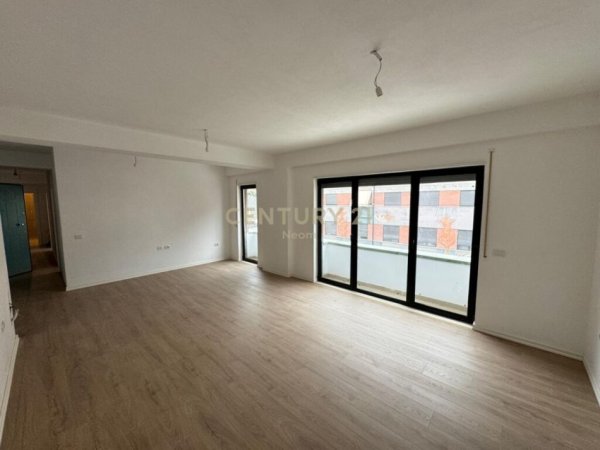 Tirane, shes apartament 2+1+2+Ballkon , 112 m² 168.000 € (Kodra e Diellit)