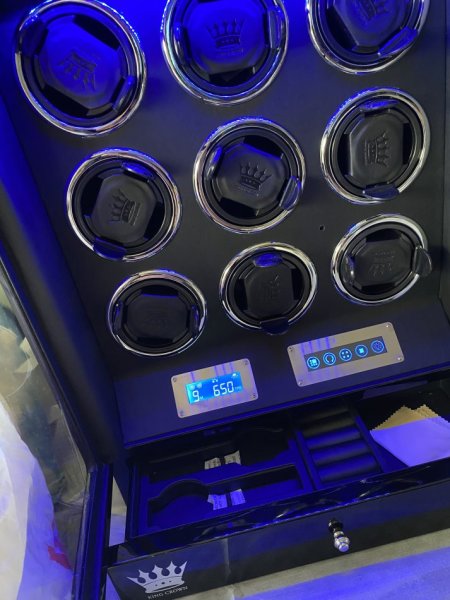 Tirane, shes SHITET KUTI ORASH LUKSOZE ME KURDISJE EDHE AKSESORESH E ARDHUR NGA ZVICRA ME DRRU PIANO BLACK ME LED TOUCH ME PULT 9+2 2.500 €