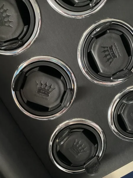 Tirane, shes SHITET KUTI ORASH LUKSOZE ME KURDISJE EDHE AKSESORESH E ARDHUR NGA ZVICRA ME DRRU PIANO BLACK ME LED TOUCH ME PULT 9+2 2.500 €