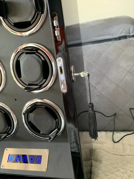 Tirane, shes SHITET KUTI ORASH LUKSOZE ME KURDISJE EDHE AKSESORESH E ARDHUR NGA ZVICRA ME DRRU PIANO BLACK ME LED TOUCH ME PULT 9+2 2.500 €