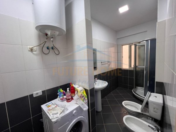 Tirane, jepet me qera apartament 2+1 Kati 1, 1.100 m² 450 € (Rrugën Shefqet Kuka.)