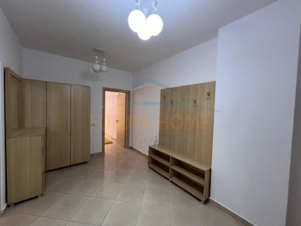 Tirane, jepet me qera apartament 2+1 Kati 1, 1.100 m² 450 € (Rrugën Shefqet Kuka.)
