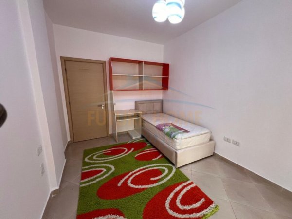 Tirane, jepet me qera apartament 2+1 Kati 1, 1.100 m² 450 € (Rrugën Shefqet Kuka.)