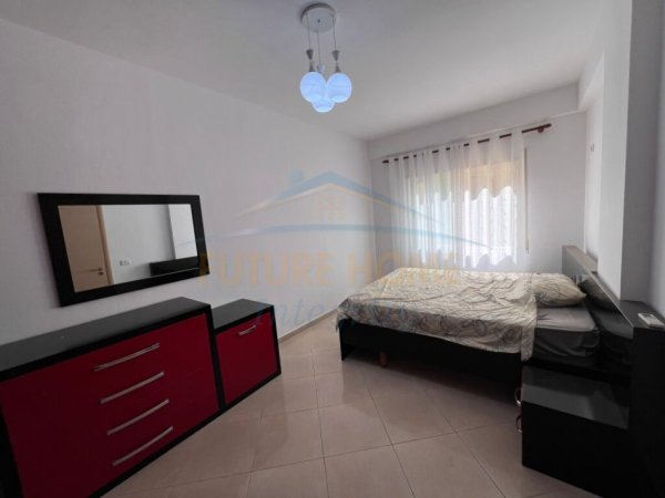Tirane, jepet me qera apartament 2+1 Kati 1, 1.100 m² 450 € (Rrugën Shefqet Kuka.)