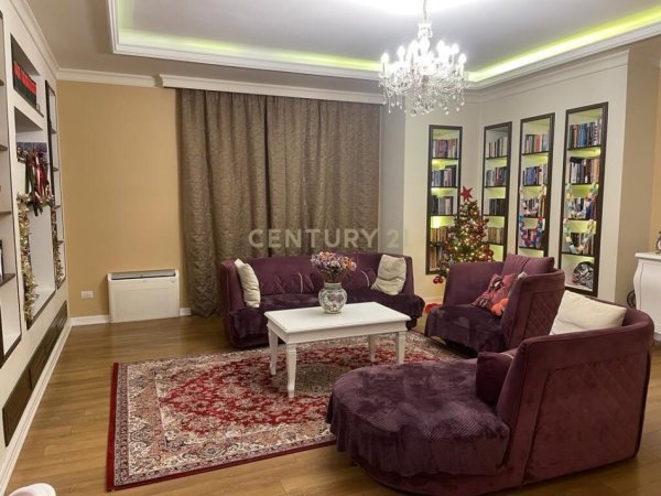 Tirane, jap me qera apartament 2+1+2+Ballkon , 110 m² 950€ (Liqeni i Thatë)