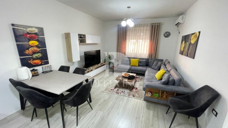 Tirane, shitet apartament 1+1+Aneks+Ballkon Kati 5, 69 m² 110.000 € (Ish Parku Autobuseve Tirane)