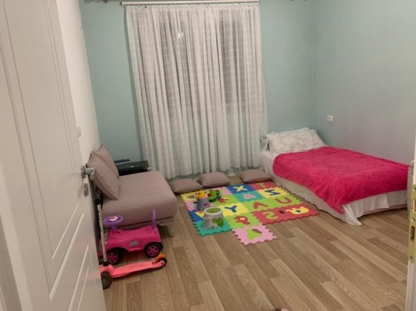 Tirane, jepet me qera apartament 2+1+Ballkon Kati 5, 90 m² 450 € (Astir , Rruga Loni Ligori)