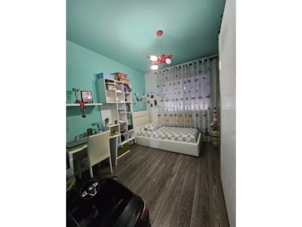 Tirane, shitet apartament duplex 3+1+Aneks+Ballkon Kati 3, 122 m² 200.000 € (Unaza e Re)