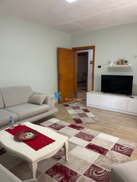 Tirane, shitet apartament 1+1 Kati 4, 64 m² 150.000 € (Myslym Shyr, afer Drejtorise se Policise)