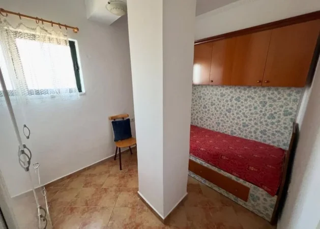 Tirane, jepet me qera 2+1+Ballkon , 90 m² 600 € (Rruga e Kavajes)
