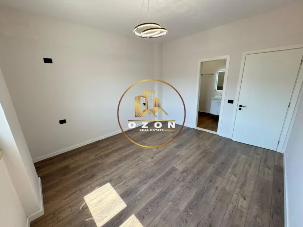 Shitet Super Apartament 2+1+2 Tek Liqeni I Thatë!