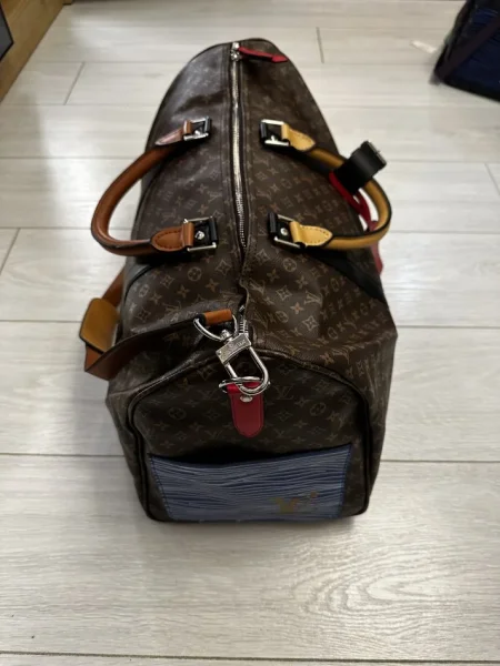 Tirane, shes Shitet Cante Louis vuitton e re