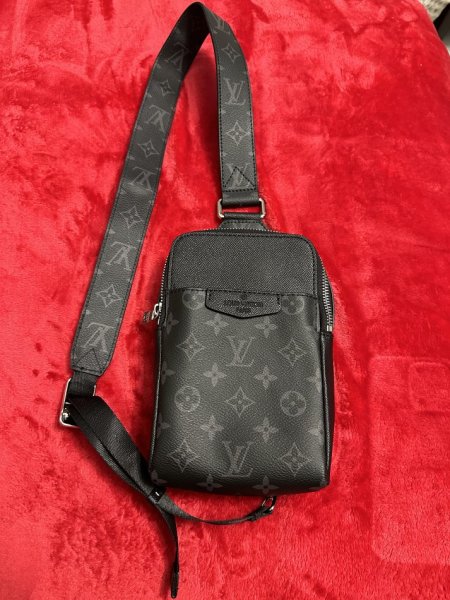 Tirane, shes Shitet Cante krahu Louis Vuitton