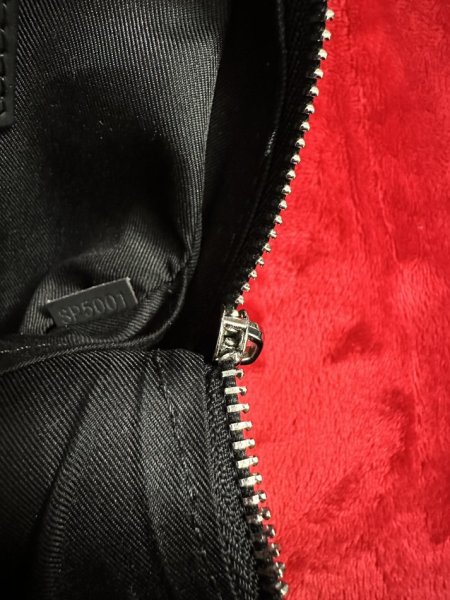 Tirane, shes Shitet Cante krahu Louis Vuitton