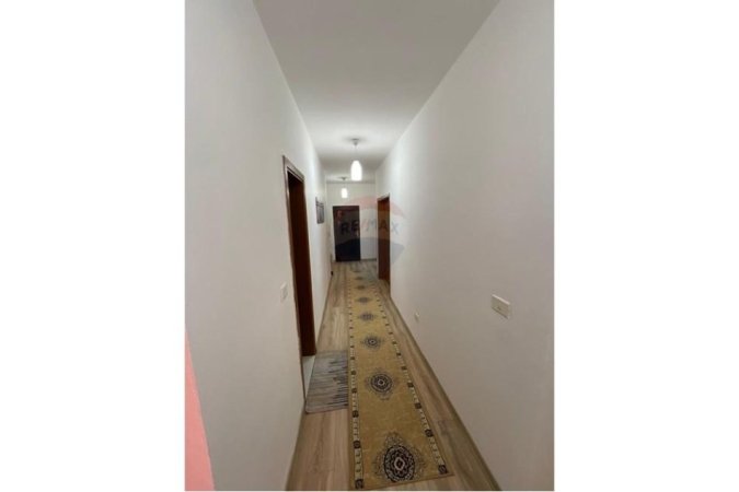Tirane, jepet me qera apartament 2+1 Kati 7, 113 m² 700 € (Rruga Muhamet Gjollesha - Zogu i Zi)