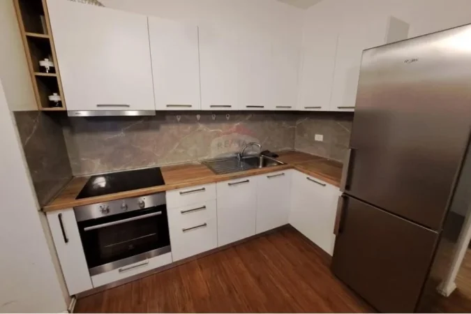 Tirane, jepet me qera apartament 2+1 , 94 m² 700 € (Don Bosko,)