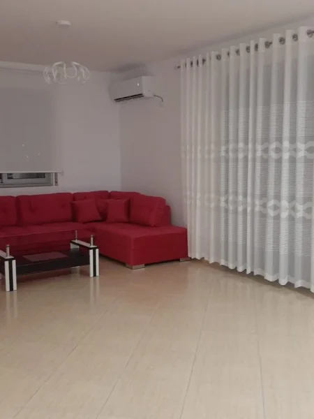 Vlore, jepet me qera apartament 1+1+Aneks+Ballkon Kati 2, 90 m² 450 € (LUNGOMARE)
