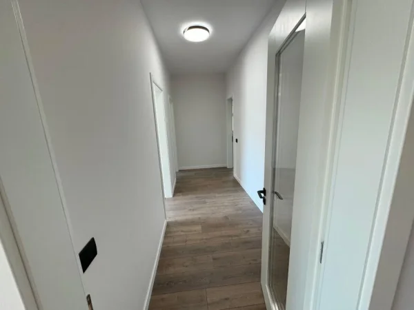 Tirane, shes apartament 2+1 Kati 5, 120 m² 230.000 € (Hamdi Sina,Liqeni i Thate)