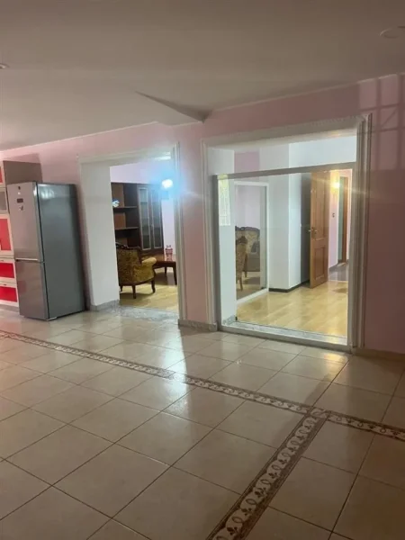 Tirane, shitet apartament 3+1 Kati 1, 140 m² 252.000 € (Vasil Shanto)