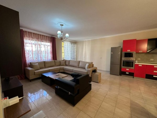 Tirane, jepet me qera apartament 2+1 Kati 3, 110 m² 650 € (Rruga e Durresit)
